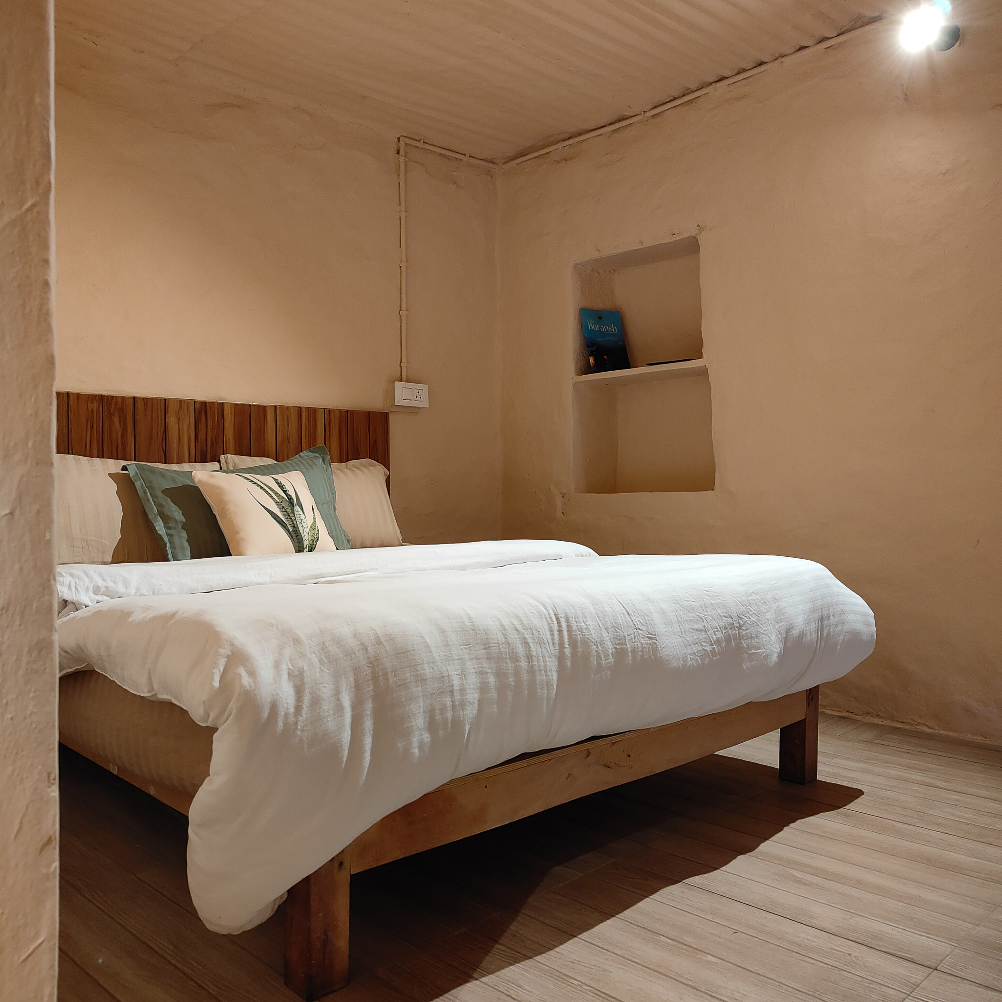Pahadi Original room — The Tāl, Sari